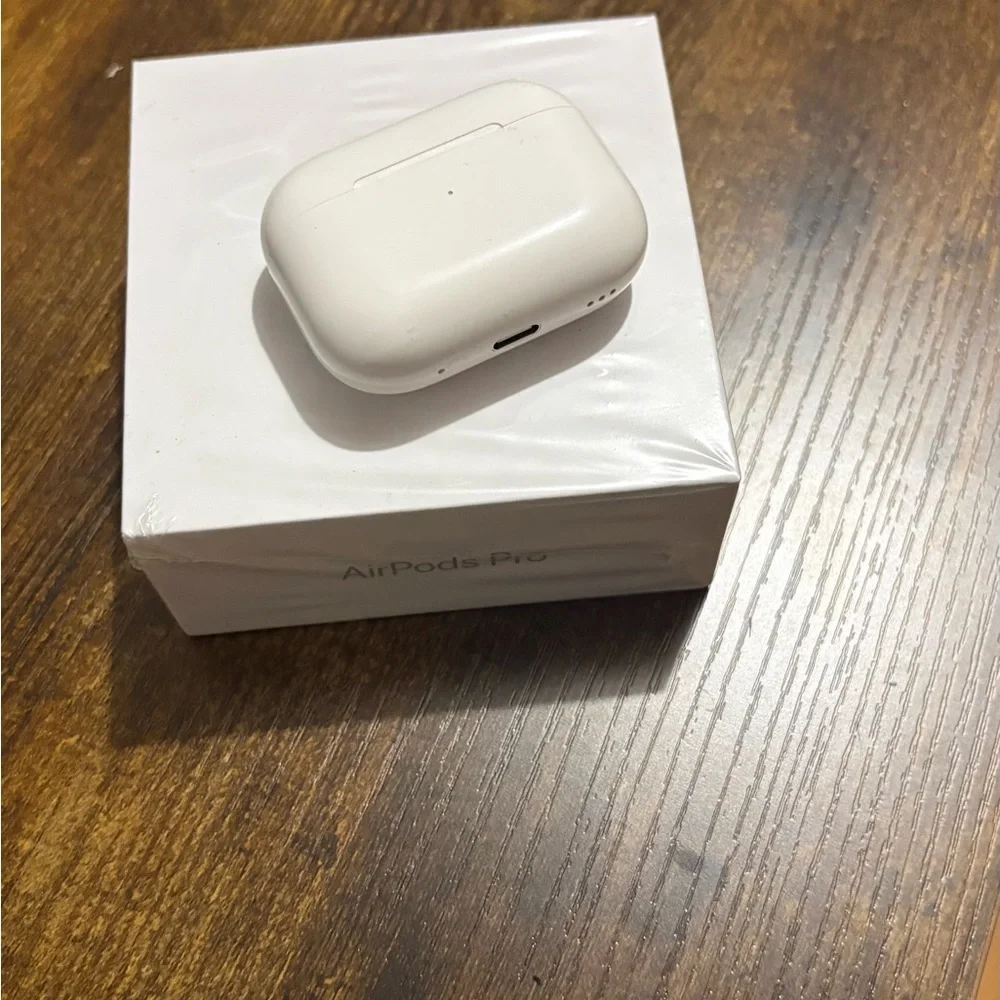 Apple Wireless Earbuds with White Charging Case
